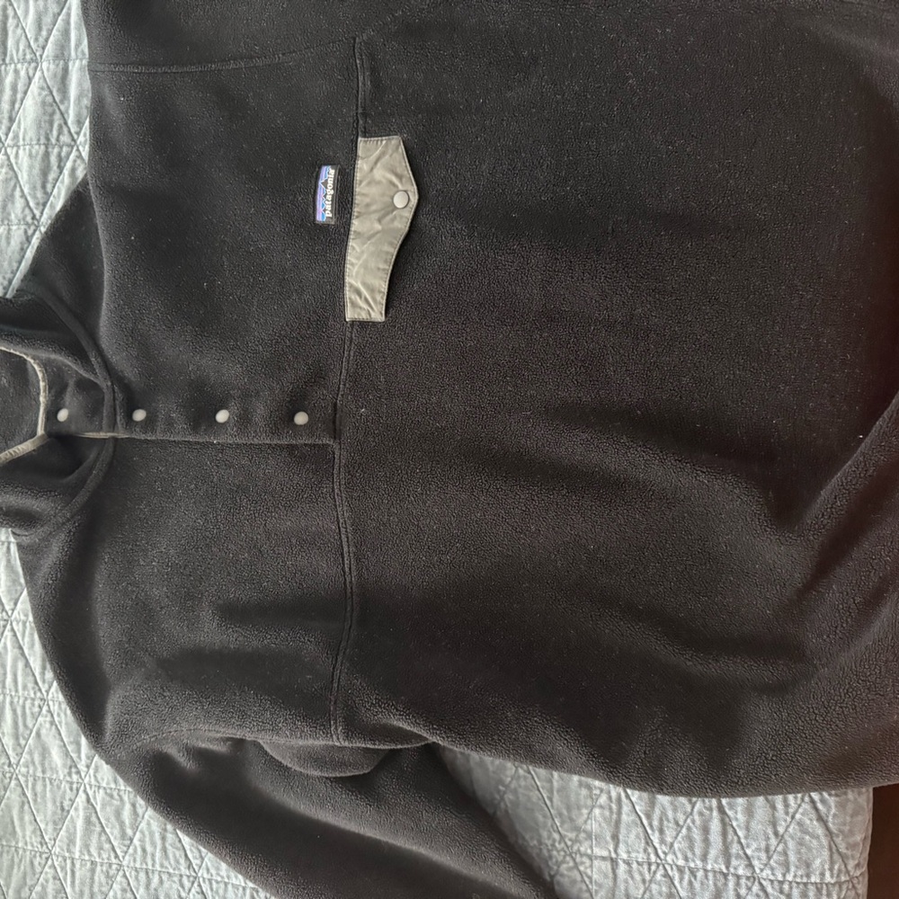 EUC Patagonia Synchilla Black Lightweight Fleece, XL